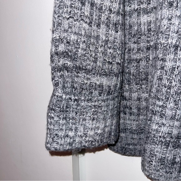 Oversized grey mock neck sweater - Picture 3 of 3